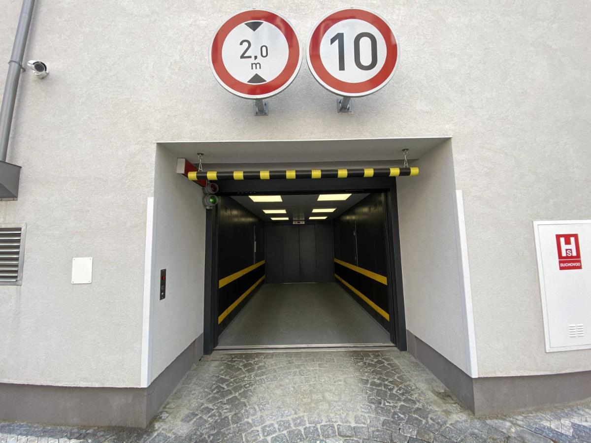 Seven Days Smichov — Photos 1